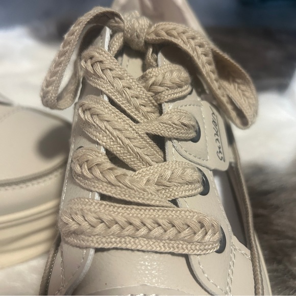 Platform Sneakers size 7.5/8 Beige/Tan, super comfy -mint condition- never worn - Picture 7 of 8